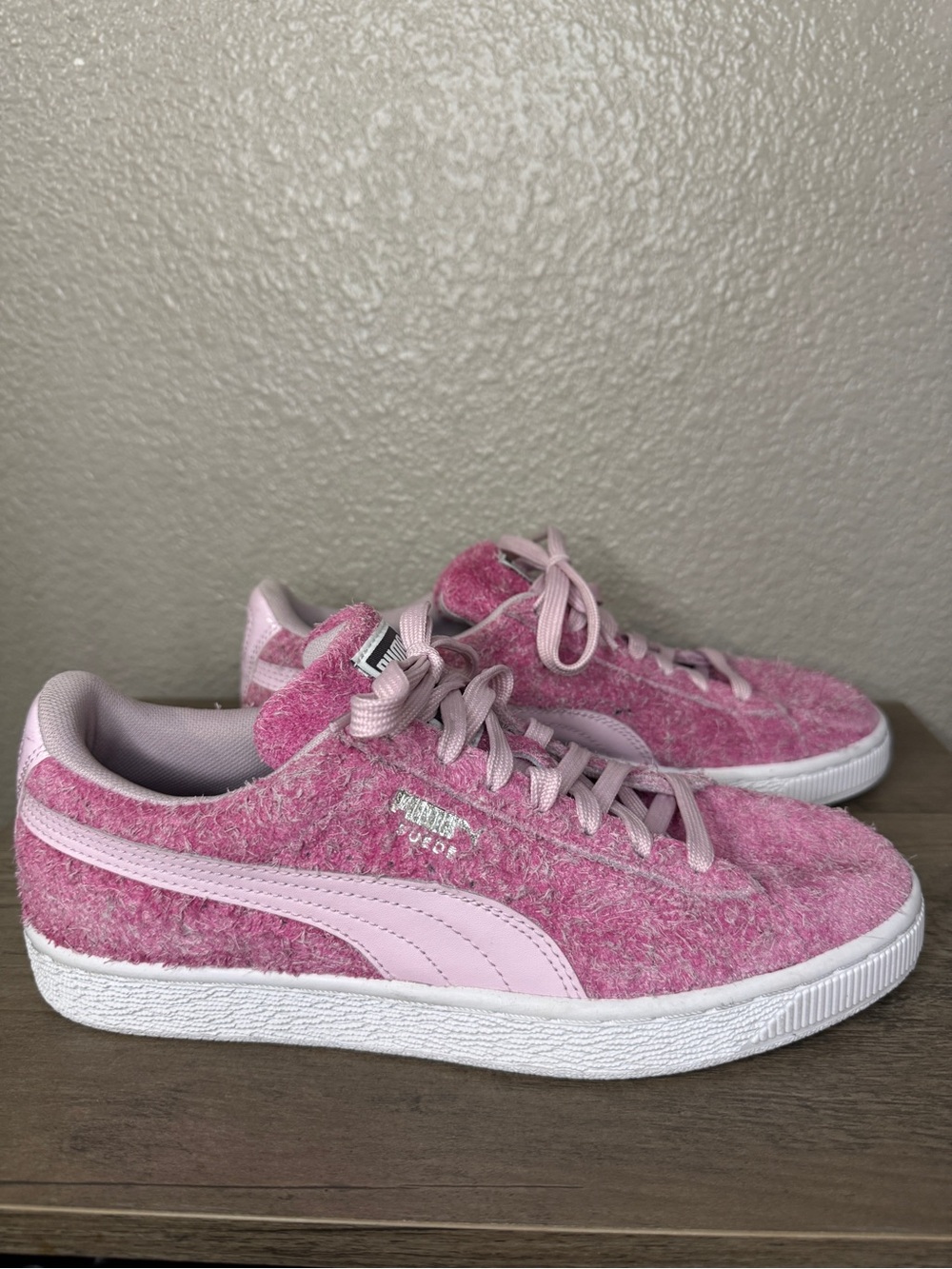 PUMA Suede Elemental Lilac Snow Pink Fuzzy Sneakers Women’s 8.5